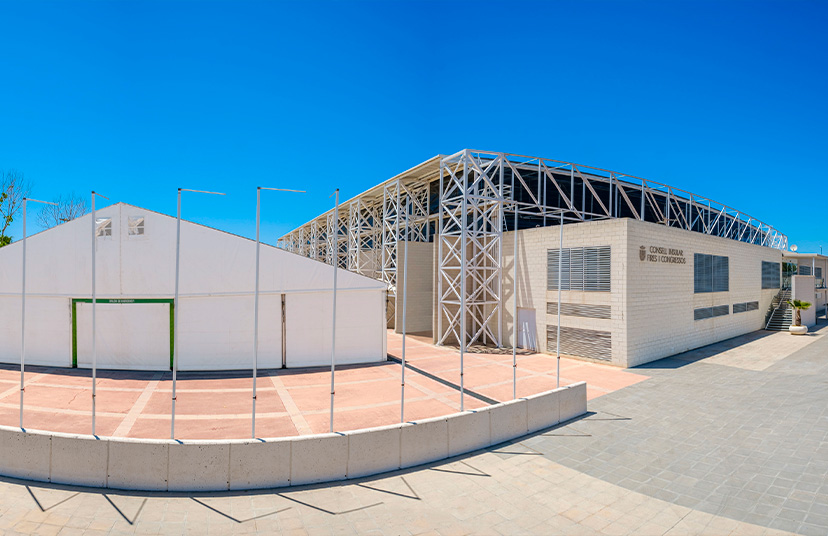 Carpa y edificio principal del Recinto Ferial de Ibiza